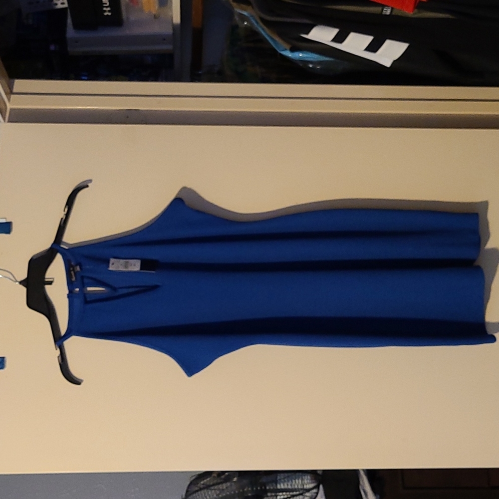 Sleeveless blue dress